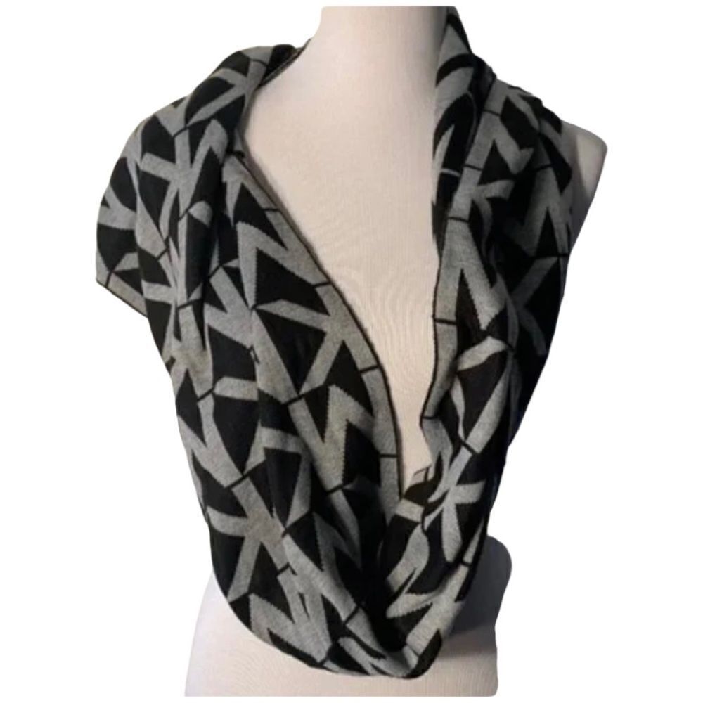 Michael Kors Infinity Signature Scarf